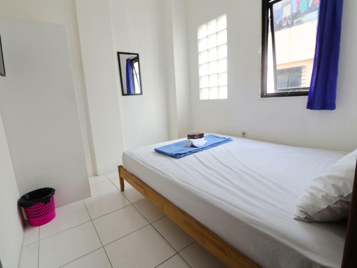 Kamar Keluarga Kalideres Jakarta Luaran gambar