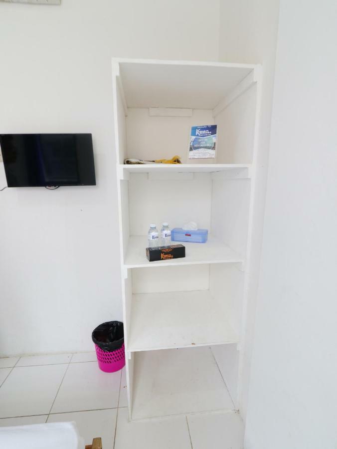 Kamar Keluarga Kalideres Jakarta Luaran gambar