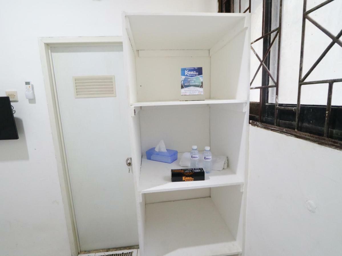 Kamar Keluarga Kalideres Jakarta Luaran gambar