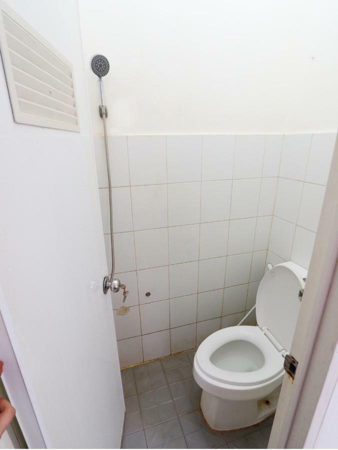 Kamar Keluarga Kalideres Jakarta Luaran gambar