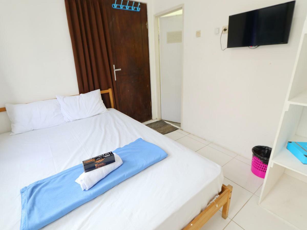 Kamar Keluarga Kalideres Jakarta Luaran gambar